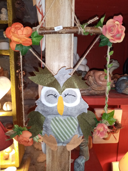 Hibou suspendu